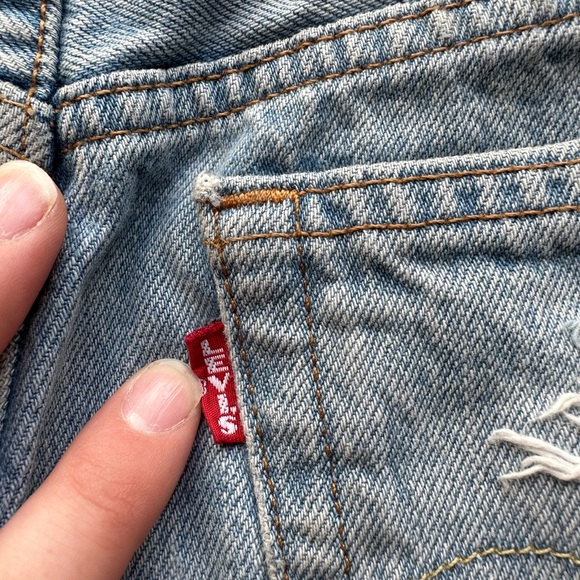 Levi’s Premium Lightwash Distressed Ribbed 501 Jean Shorts Size W30 EUC - Picture 6 of 11